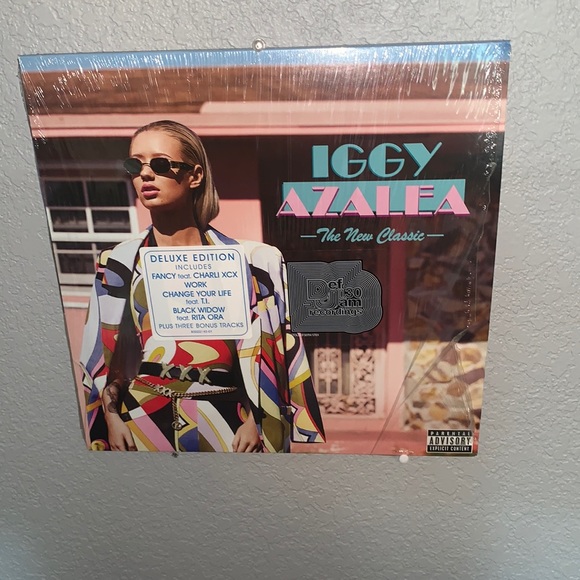 DELUXE EDITION Iggy Azalea The New Classic Vinyl - Picture 1 of 4